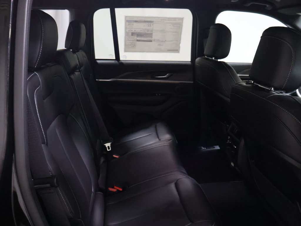 New 2027 Jeep Grand Cherokee Limited AWD/4WD image 14