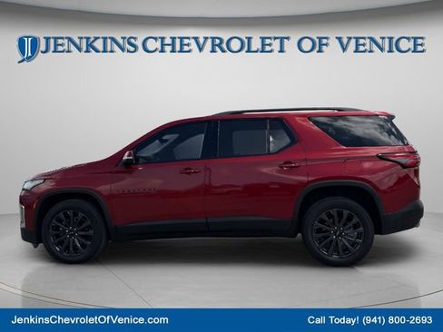Used 2023 Chevrolet Traverse RS FWD image 9