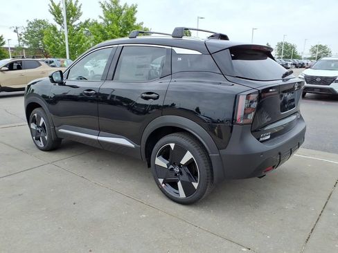 New 2026 Nissan Kicks SR w/ Cold Weather Package AWD/4WD image 6