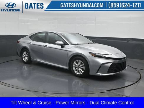 Used 2025 Toyota Camry LE FWD image 4