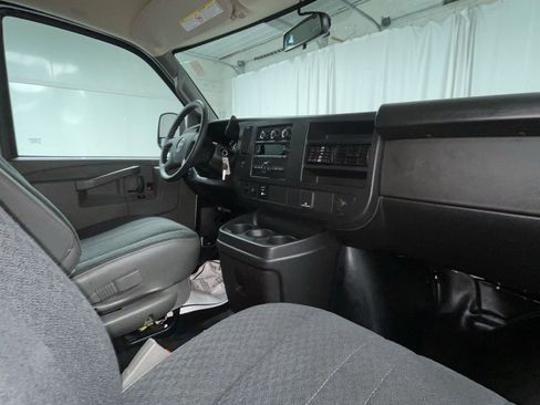 Used 2024 GMC Savana 2500 w/ Driver Convenience Package image 12