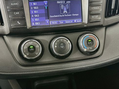 Used 2017 Toyota RAV4 LE w/ Carpet Mat Package AWD/4WD image 22