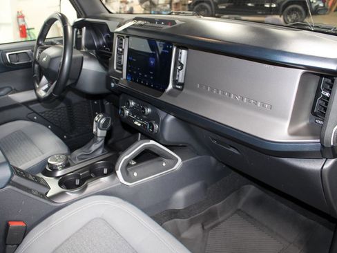 Used 2021 Ford Bronco Outer Banks image 18