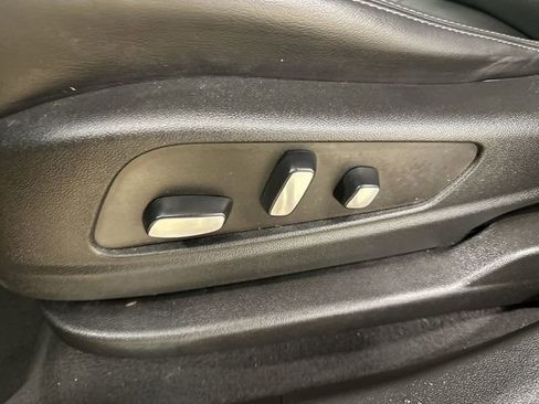 Used 2022 Cadillac XT5 Premium Luxury image 15