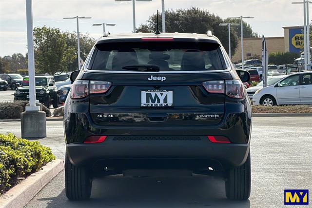 Used 2025 Jeep Compass Limited AWD/4WD image 5