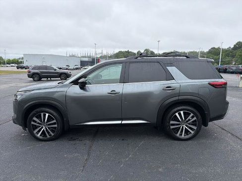 Certified 2024 Nissan Pathfinder Platinum w/ Cargo Package AWD/4WD image 2