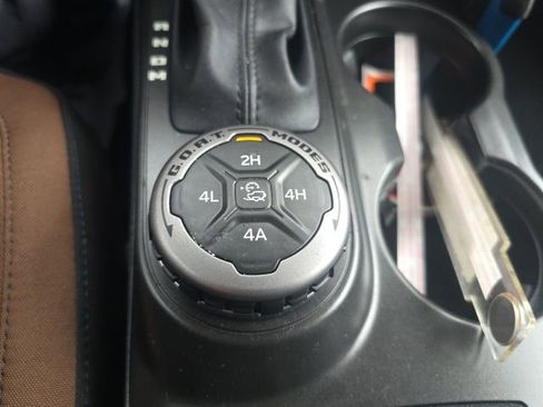 Used 2023 Ford Bronco Outer Banks image 21