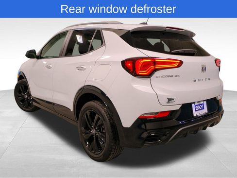 Used 2024 Buick Encore GX Sport Touring image 5