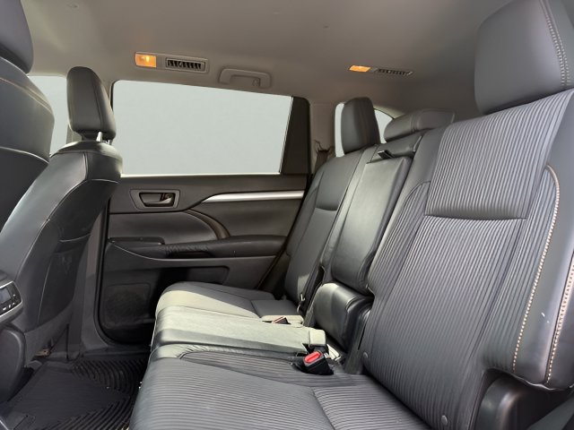Used 2015 Toyota Highlander Plus AWD/4WD image 11