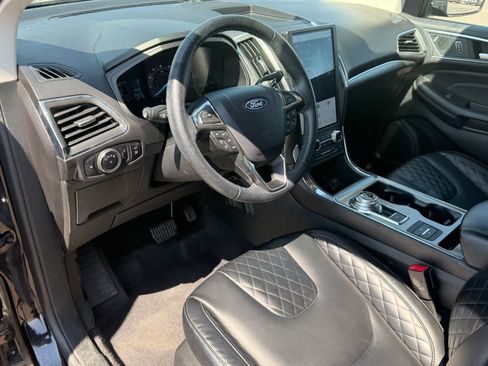 Used 2024 Ford Edge Titanium AWD/4WD image 12