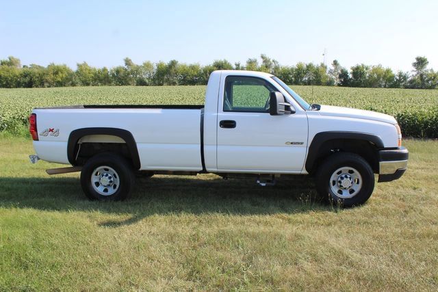 Used 2007 Chevrolet Silverado 3500 4x4 Regular Cab w/ Skid Plate Package image 11