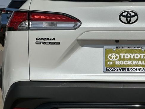 Used 2023 Toyota Corolla Cross AWD Hybrid image 5