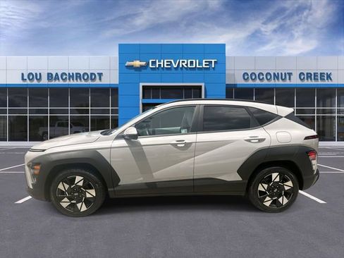 Used 2025 Hyundai Kona SEL FWD image 5