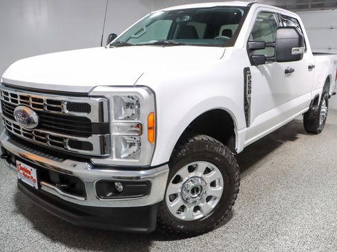 Used 2023 Ford F250 XLT w/ FX4 Off-Road Package image 31