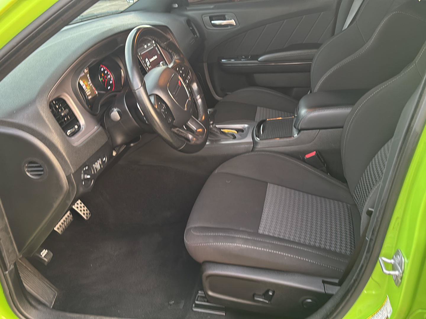 Used 2023 Dodge Charger R/T w/ Blacktop Package RWD image 26