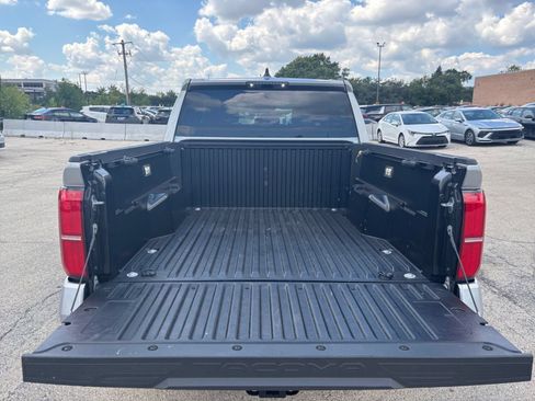 Used 2025 Toyota Tacoma TRD Off-Road AWD/4WD image 23