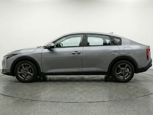 Used 2025 Kia K4 LXS image 5