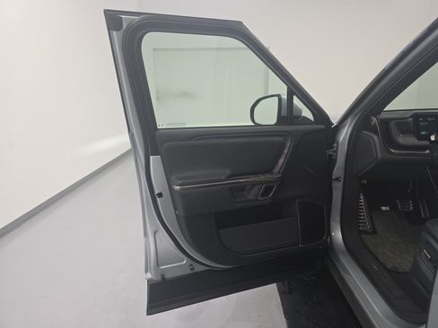 Used 2022 Rivian R1T Adventure AWD/4WD image 16