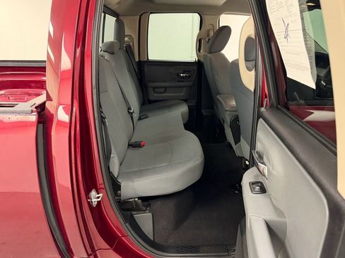 Used 2017 RAM 1500 Classic SLT AWD/4WD image 14
