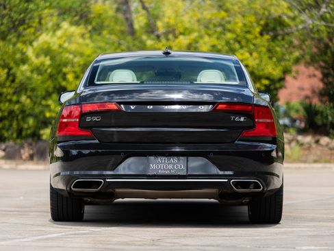 Used 2017 Volvo S90 T6 Inscription w/ Vision Package image 8