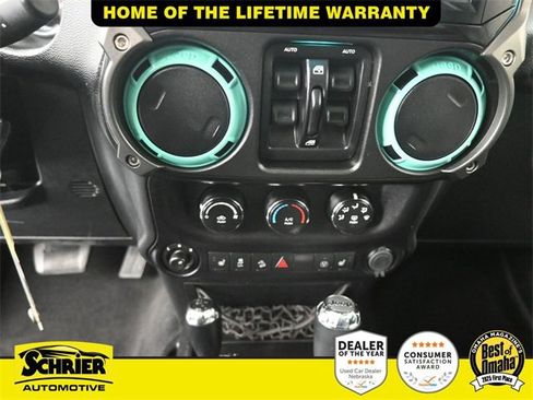 Used 2013 Jeep Wrangler Unlimited Rubicon image 22