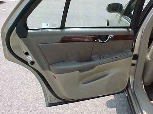 Used 2005 Cadillac De Ville image 16