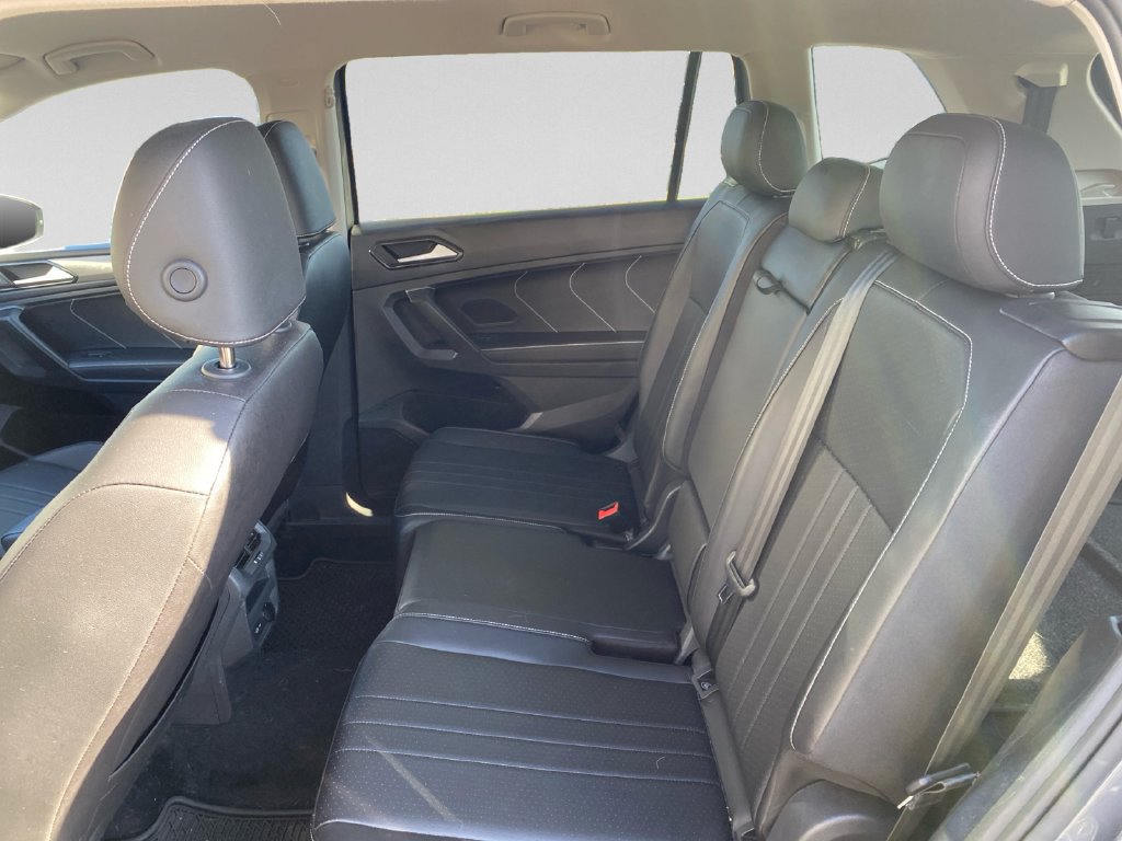 Used 2023 Volkswagen Tiguan SE FWD image 24