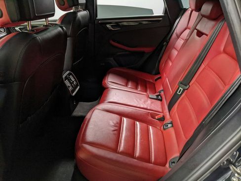 Used 2018 Porsche Macan Turbo image 26