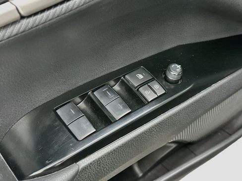 Used 2025 Toyota Camry SE FWD image 15
