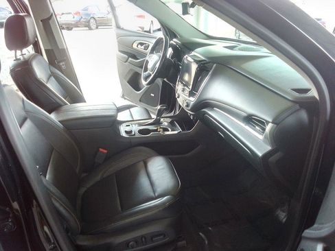 Used 2019 Chevrolet Traverse LT w/ LT Premium Package AWD/4WD image 18