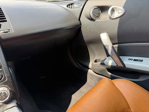 Used 2008 Nissan 350Z Touring image 12