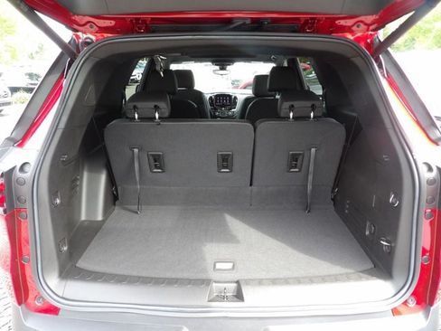 Used 2023 Chevrolet Traverse RS AWD/4WD image 25