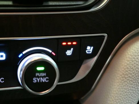 Used 2018 Honda Accord Touring image 35
