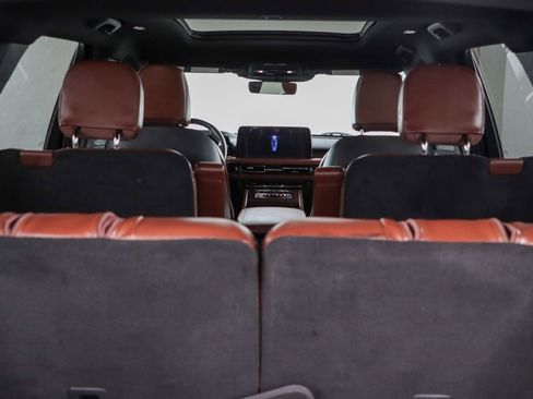 Used 2025 Lincoln Aviator Reserve w/ Jet Appearance Package AWD/4WD image 31