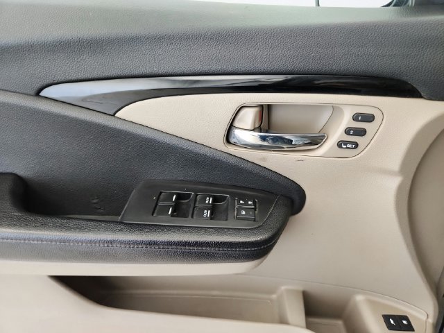 Used 2018 Honda Pilot Touring image 22