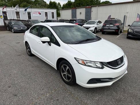 Used 2015 Honda Civic SE image 2