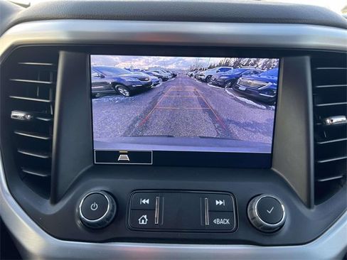 Used 2023 GMC Acadia SLT w/ Preferred Package image 29