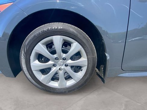 Used 2025 Toyota Corolla LE FWD image 14