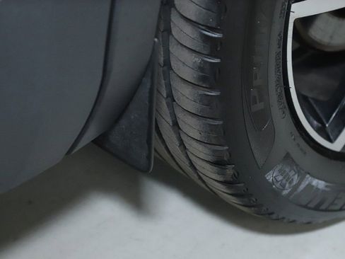 Used 2024 Volvo XC40 B5 Core image 38