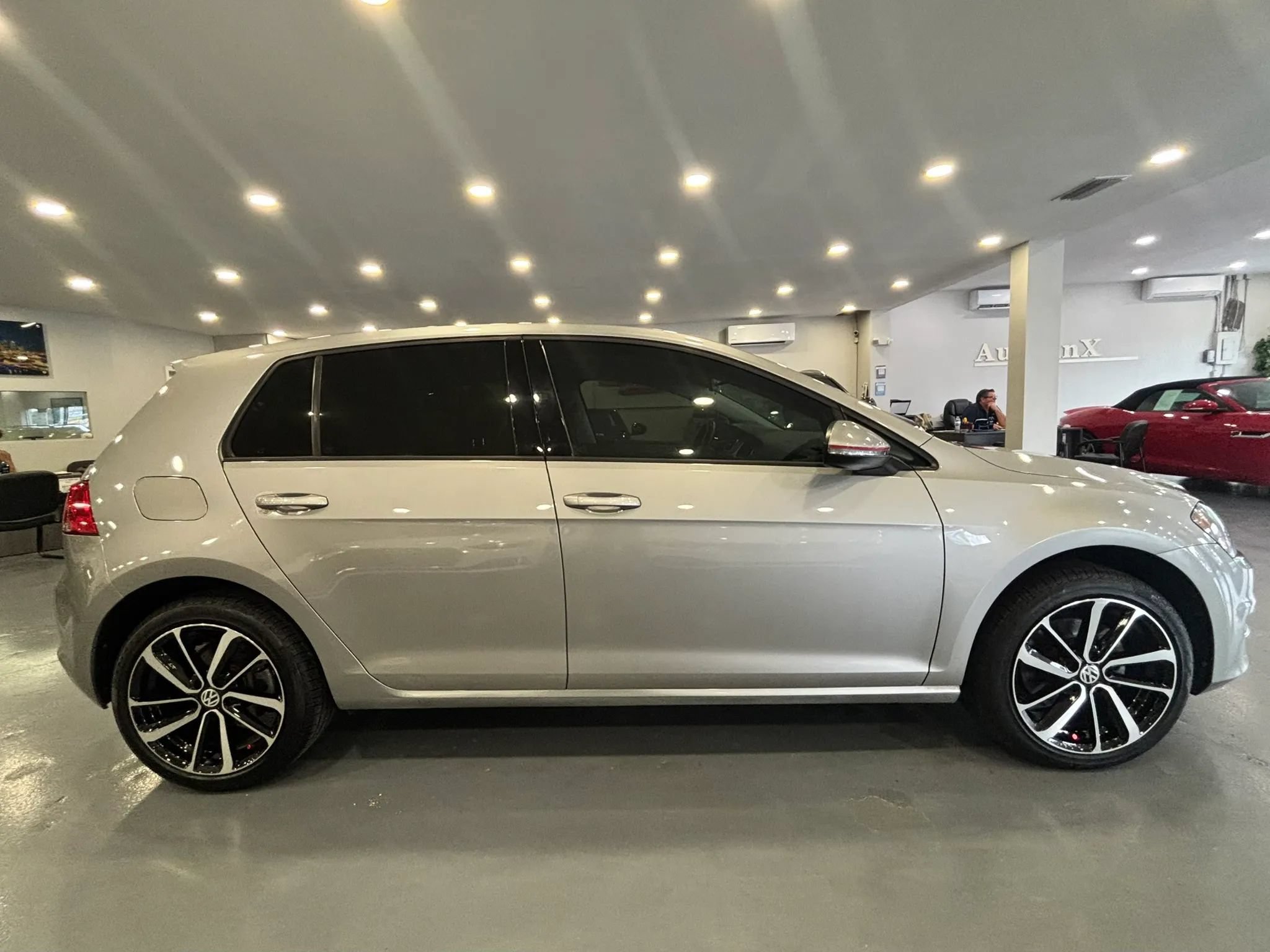 Used 2015 Volkswagen Golf S FWD image 8