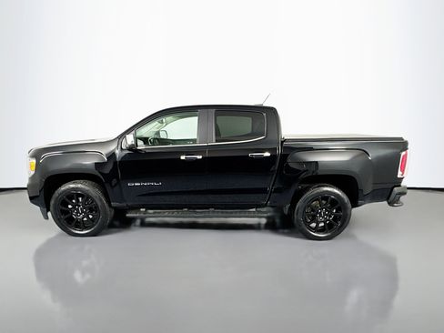 Used 2022 GMC Canyon Denali w/ Denali Black Edition Package image 8