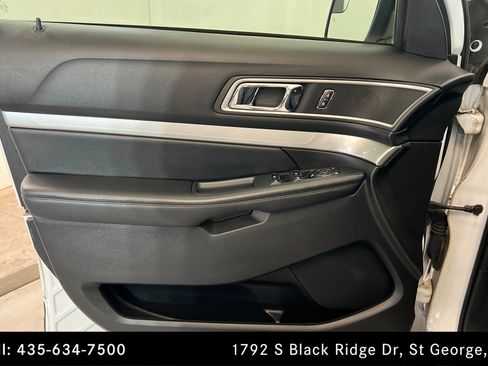 Used 2017 Ford Explorer XLT FWD image 14