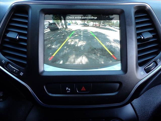 Used 2020 Jeep Cherokee Trailhawk w/ Cold Weather Group AWD/4WD image 17