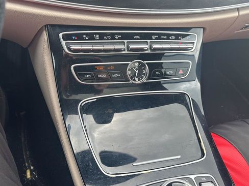 Used 2017 Mercedes-Benz E 300 4MATIC image 9