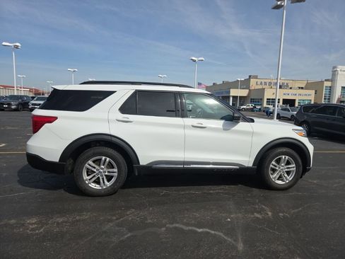 Used 2022 Ford Explorer XLT image 7