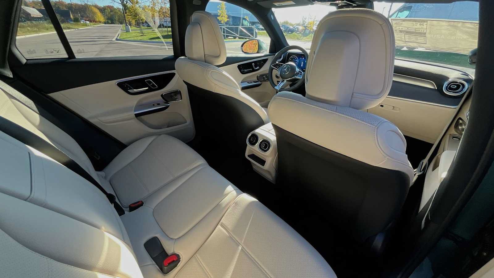 Used 2027 Mercedes-Benz GLC 300 4MATIC image 11