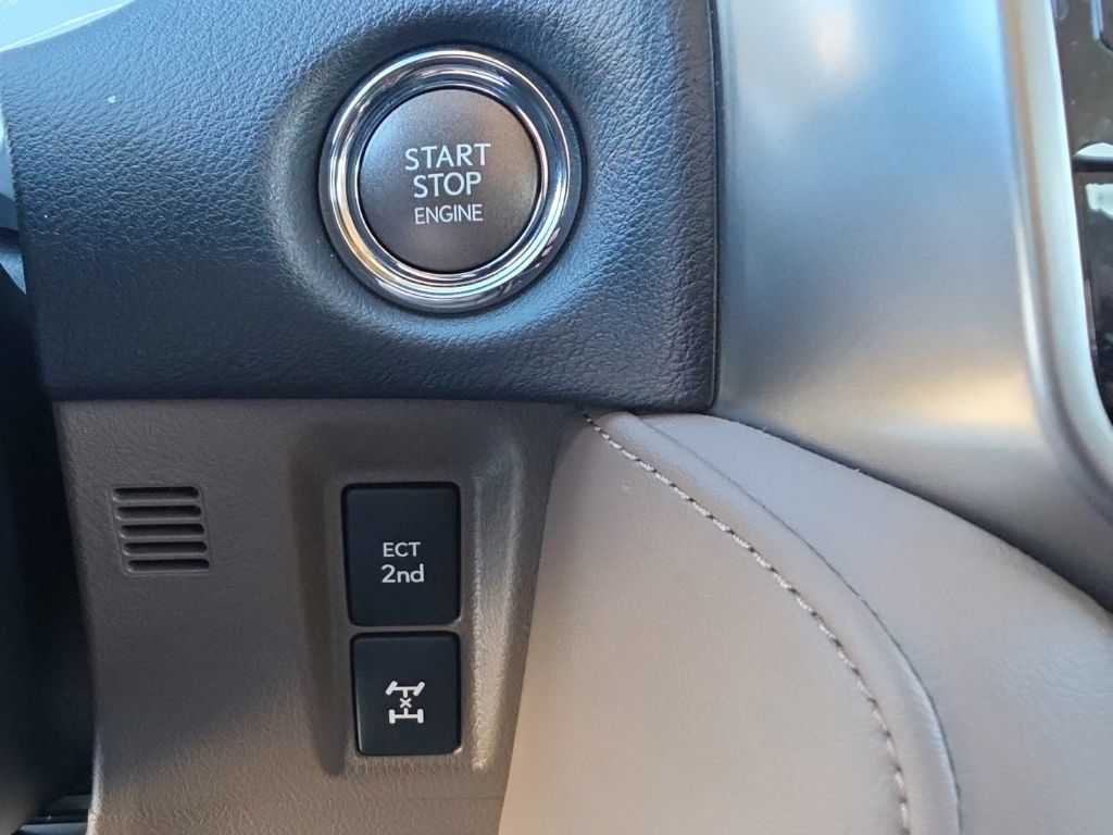 Used 2023 Lexus GX 460 Premium w/ Accessory Package AWD/4WD image 24