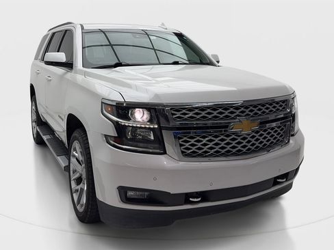 Used 2017 Chevrolet Tahoe LT w/ LT Signature Package RWD image 2