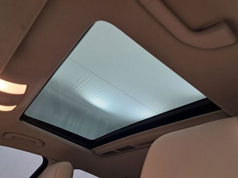 Used 2016 Mercedes-Benz E 350 4MATIC Sedan image 8