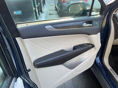 Used 2018 Lincoln MKC Reserve w/ Lincoln MKC Climate Package image 16